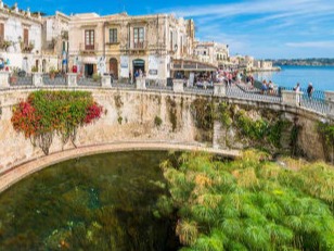 Fonte Aretusa freshwater spring, Ortigia